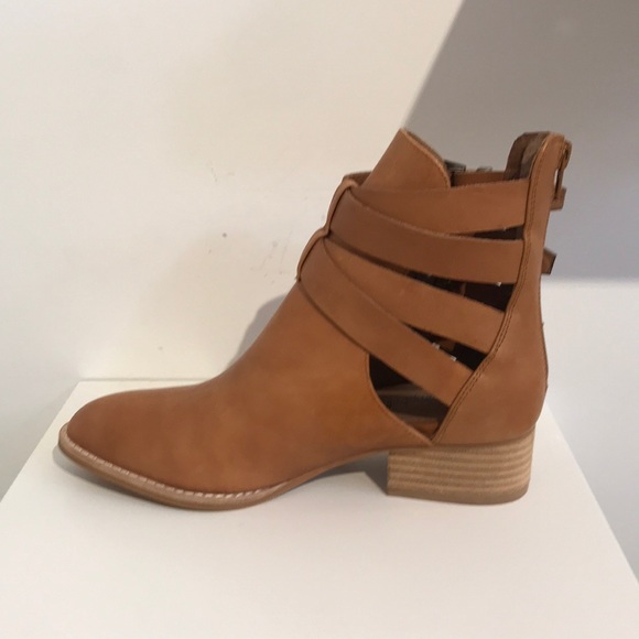 Everly Bootie by Jeffrey Campbell - Picture 3 of 7